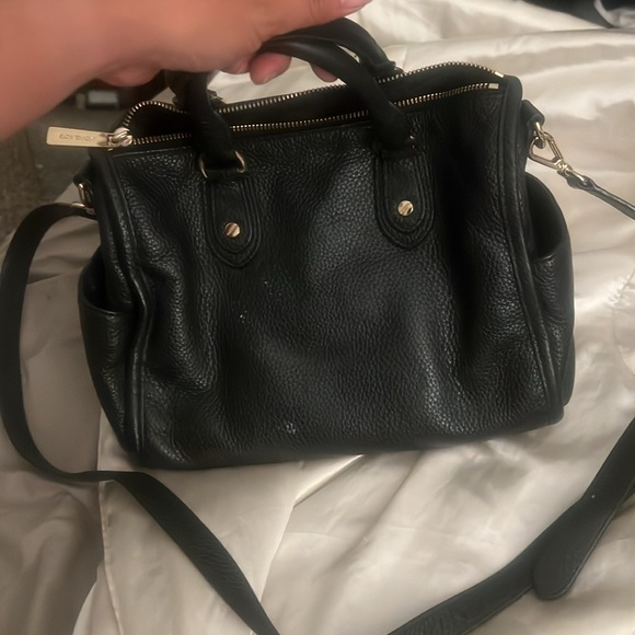 Beautiful Michael Kors bag black with gorgeous gold hardware functional - Picture 5 of 7